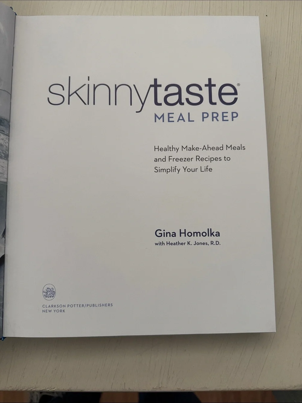 Skinny taste meal prep cookbook-in like new condition